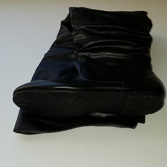 CA Collection by Carrini Knee-High Low Heel Boots - Picture 3 of 3